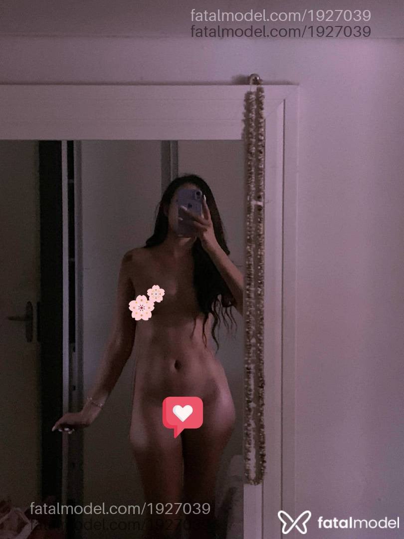 Acompanhante mulher com cabelo castanho de olhos castanhos - Bella Baxter