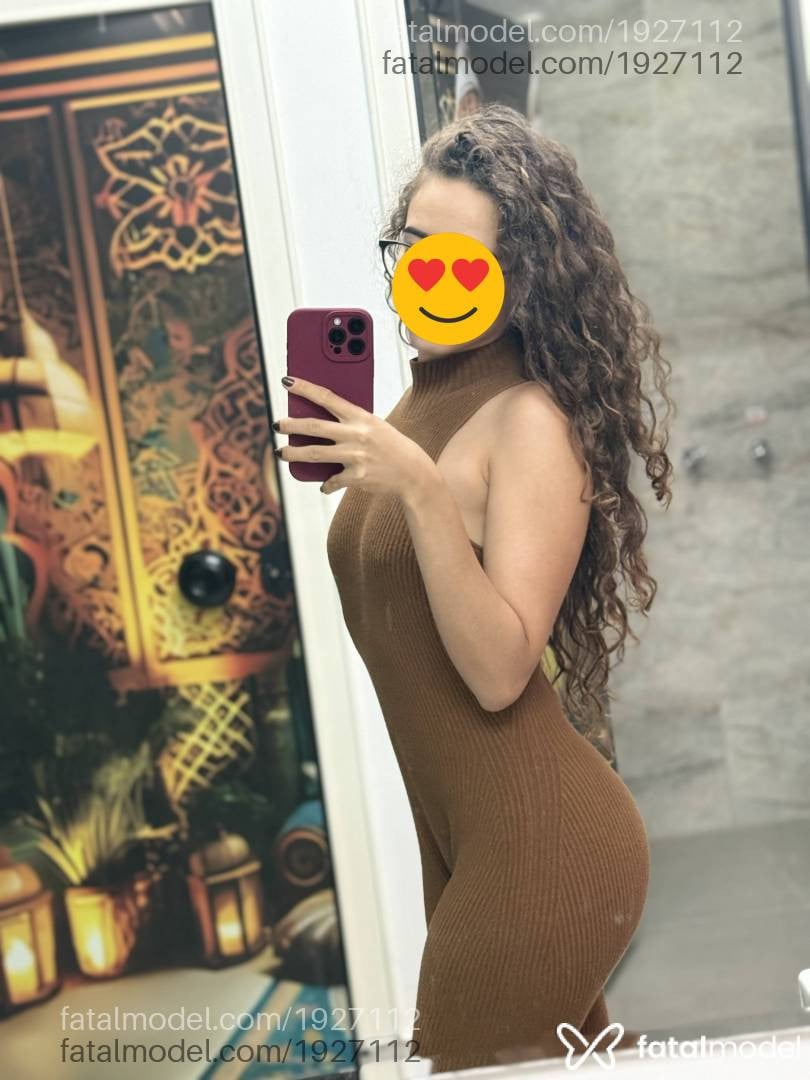 Acompanhante mulher com cabelo castanho de olhos mel em Campo Grande Acompanhante mulher com cabelo castanho de olhos mel em Campo Grande - Safira