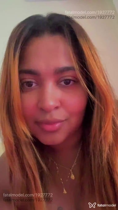Acompanhante mulher loira (o) de olhos castanhos - Cacauzinha Acompanhante mulher loira (o) de olhos castanhos - Cacauzinha