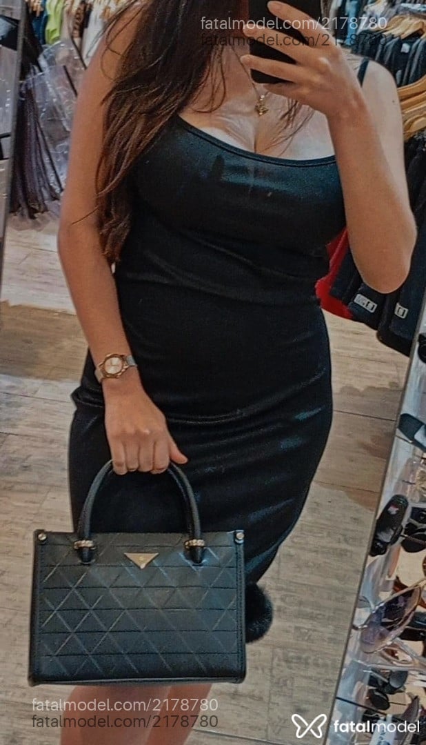 Acompanhante mulher com cabelo castanho de olhos verdes em Virtual - Vicky