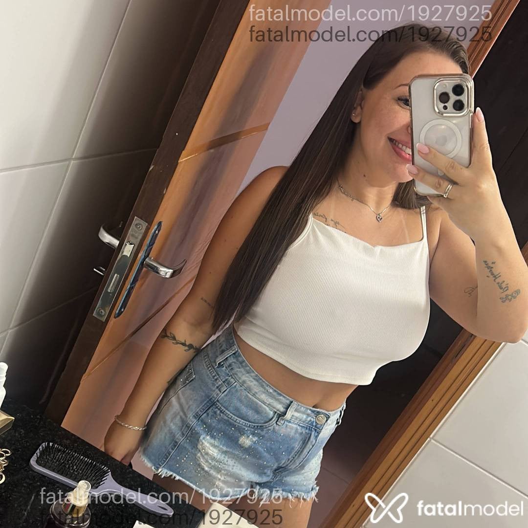 Acompanhante mulher com cabelo castanho de olhos castanhos - Paulinhaa