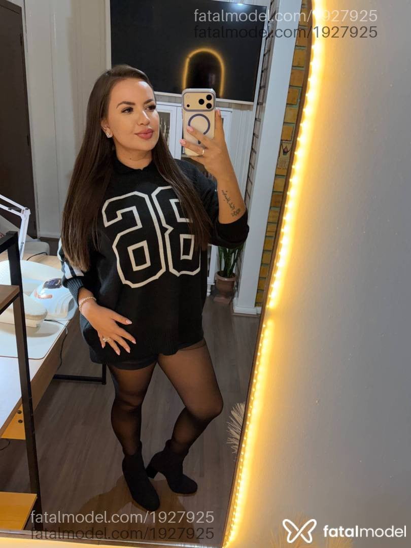 Acompanhante mulher com cabelo castanho de olhos castanhos - Paulinhaa