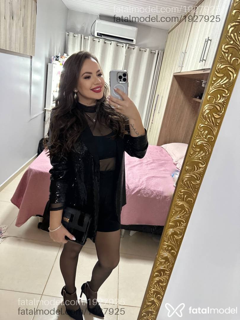Acompanhante mulher com cabelo castanho de olhos castanhos - Paulinhaa
