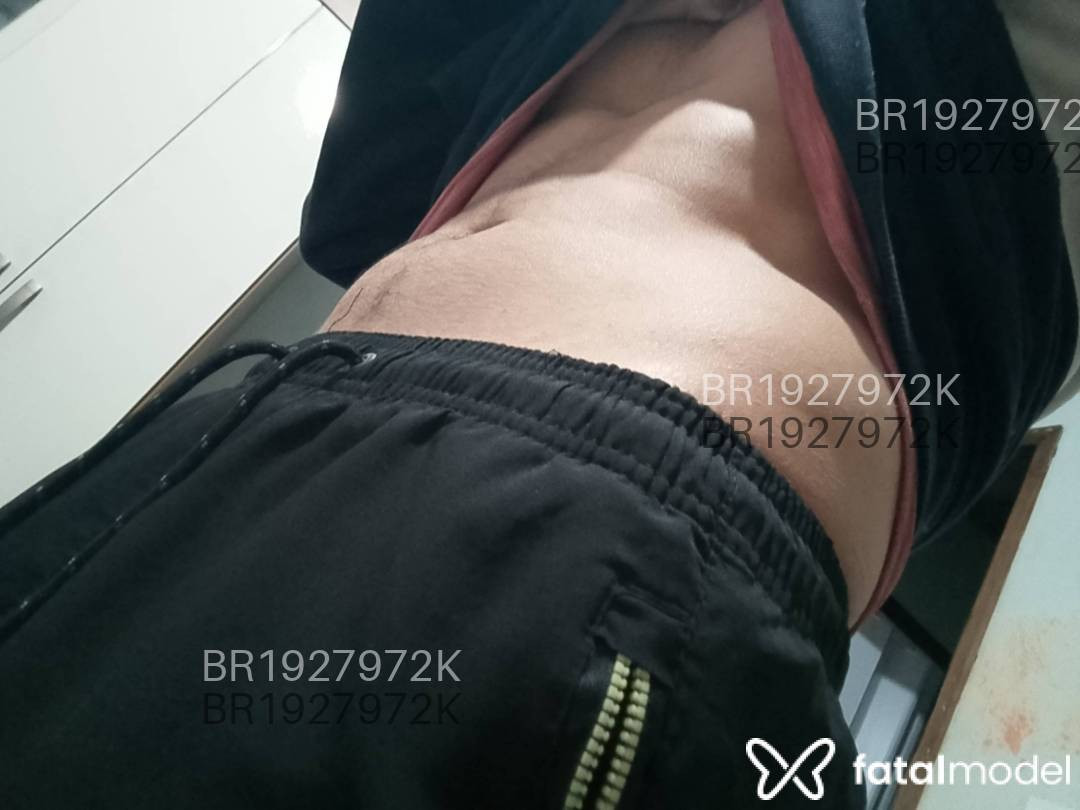 Acompanhante homem com cabelo castanho de olhos castanhos em Virtual - Denweranonimo