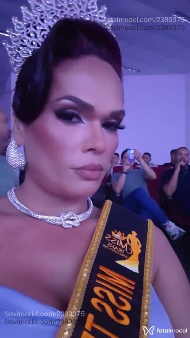 Acompanhante mulher trans loira (o) de olhos castanhos em Maceió - Lanna Hellen
