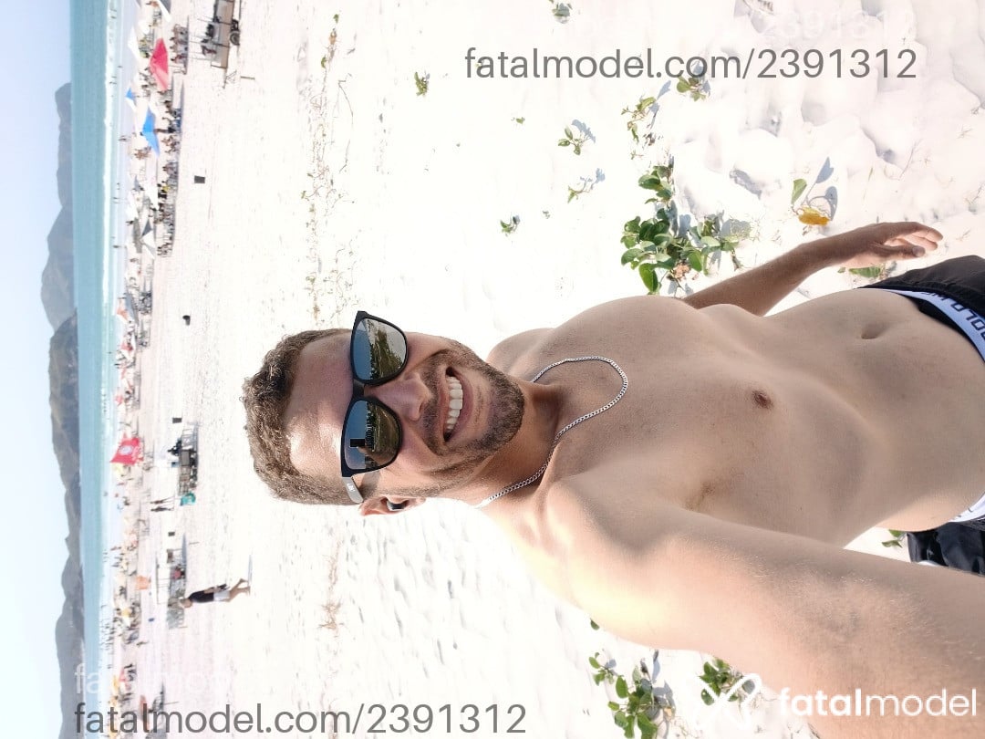 Acompanhante homem loira (o) de olhos verdes em Maricá - Breno