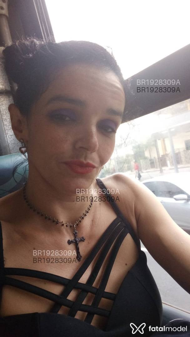 Acompanhante mulher morena (o) de olhos pretos em Virtual Acompanhante mulher morena (o) de olhos pretos em Virtual - Dara Rodrigues