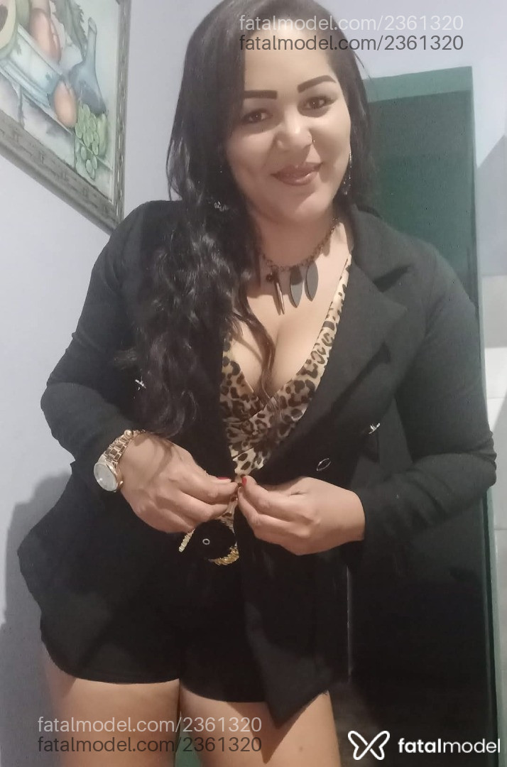 Acompanhante mulher com cabelo colorido de olhos castanhos em Virtual - Luma Passionate