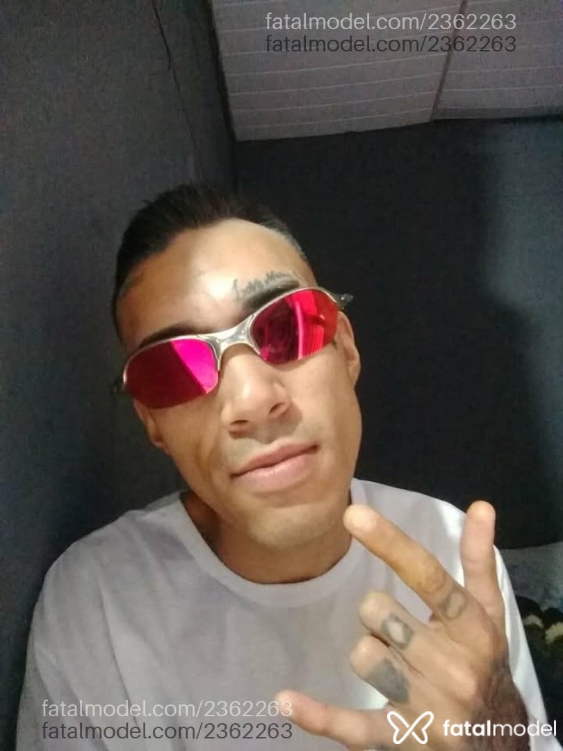 Acompanhante homem com cabelo castanho de olhos castanhos em Bragança Paulista - Gah Pzs