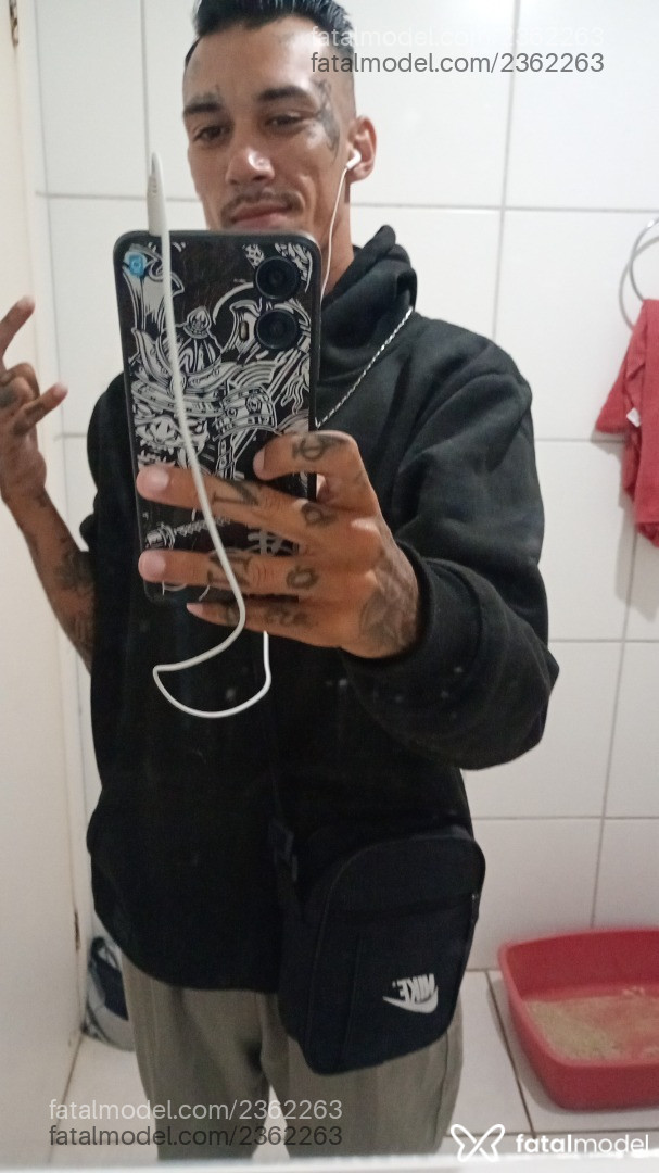 Acompanhante homem com cabelo castanho de olhos castanhos em Bragança Paulista - Gah Pzs
