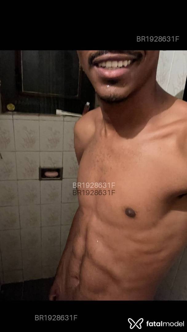 Acompanhante homem morena (o) de olhos pretos em Belo Horizonte - Preto