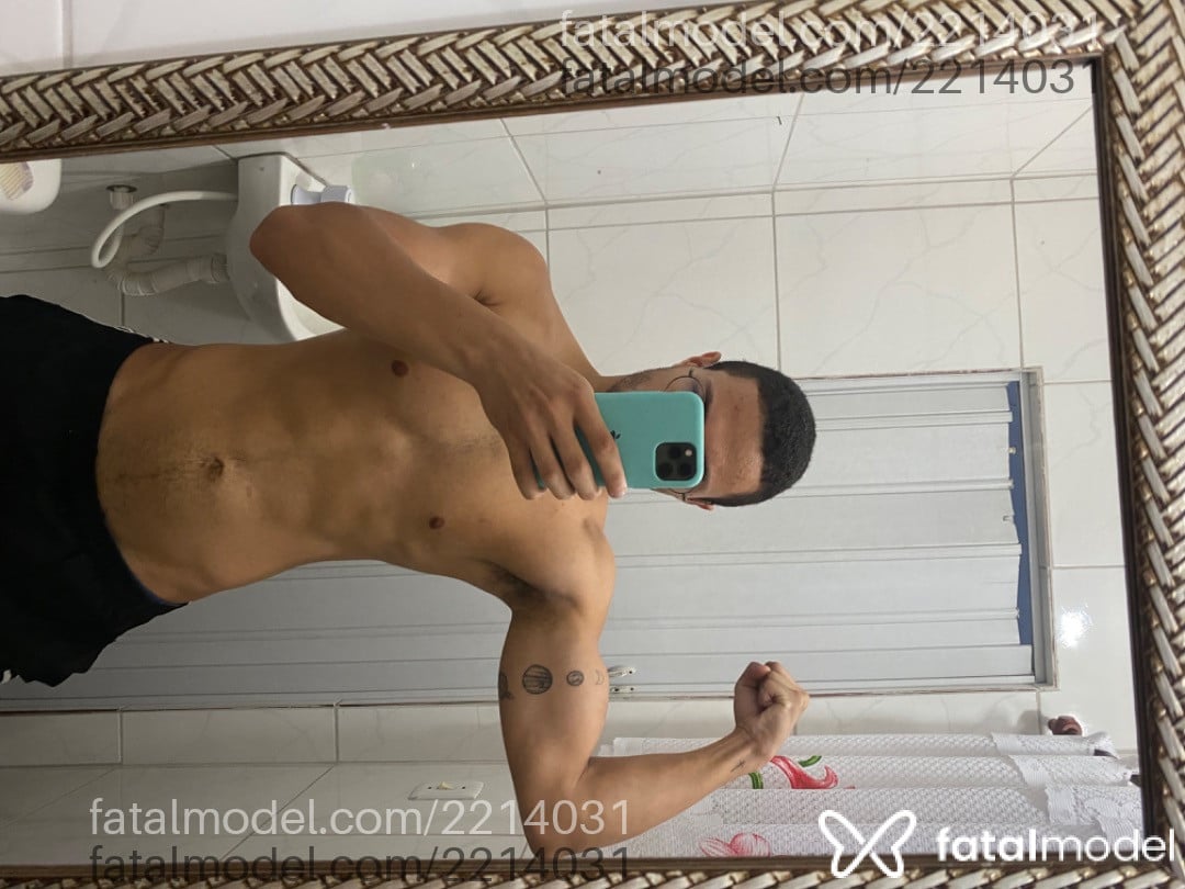 Acompanhante homem morena (o) de olhos pretos em Rio de Janeiro - Bernardo