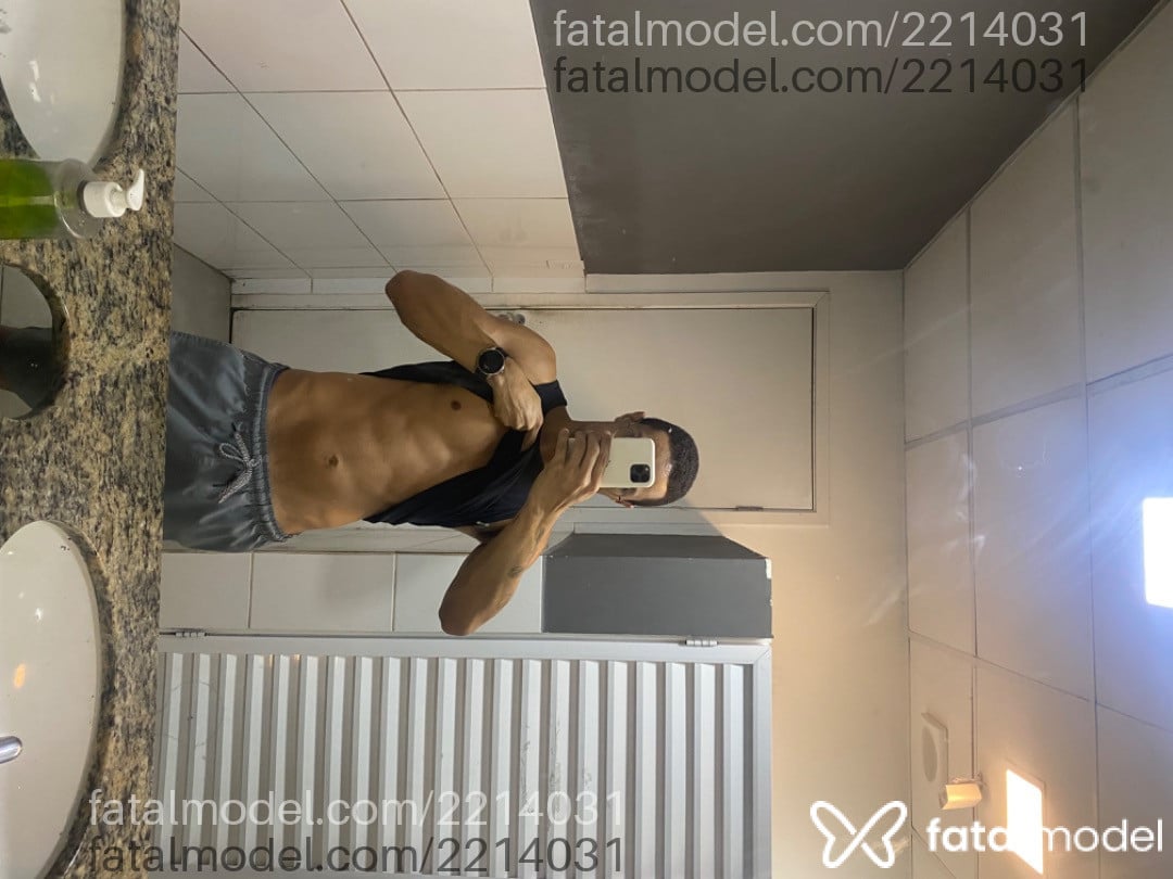 Acompanhante homem morena (o) de olhos pretos em Rio de Janeiro - Bernardo