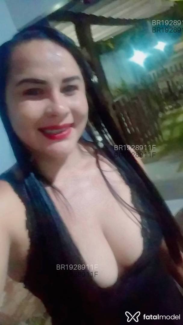Acompanhante mulher com cabelo castanho de olhos pretos em Campo Novo do Parecis Acompanhante mulher com cabelo castanho de olhos pretos em Campo Novo do Parecis - Suuuuh