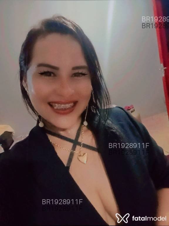 Acompanhante mulher com cabelo castanho de olhos pretos em Campo Novo do Parecis Acompanhante mulher com cabelo castanho de olhos pretos em Campo Novo do Parecis - Suuuuh