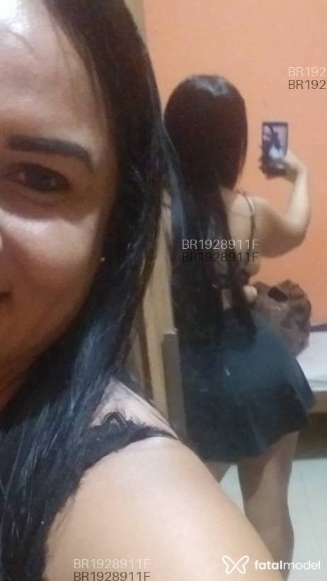 Acompanhante mulher com cabelo castanho de olhos pretos em Campo Novo do Parecis Acompanhante mulher com cabelo castanho de olhos pretos em Campo Novo do Parecis - Suuuuh
