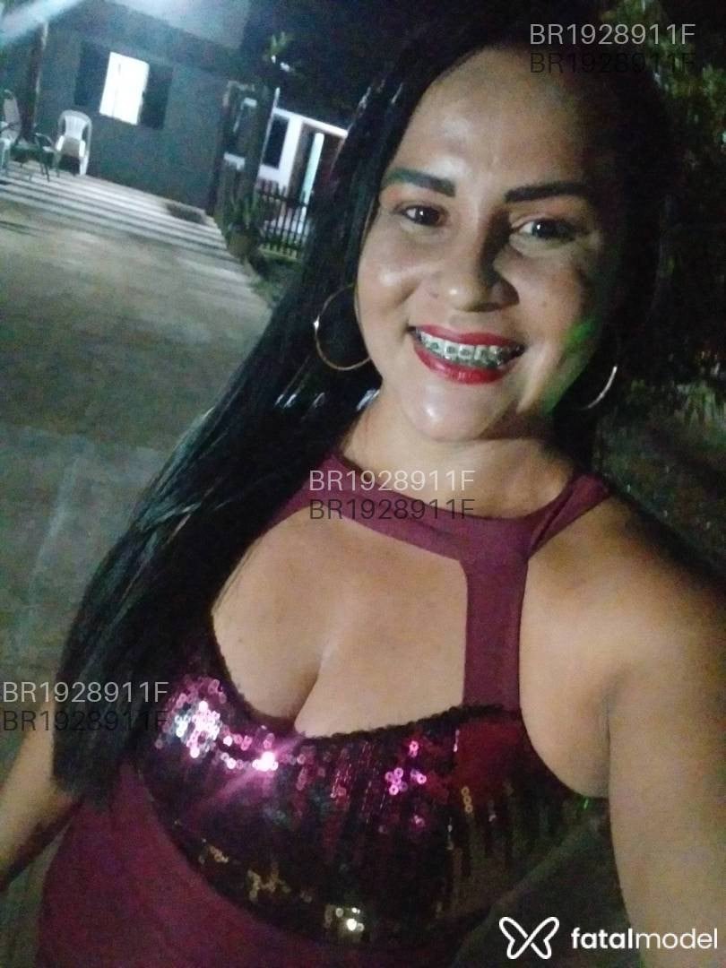 Acompanhante mulher com cabelo castanho de olhos pretos em Campo Novo do Parecis Acompanhante mulher com cabelo castanho de olhos pretos em Campo Novo do Parecis - Suuuuh