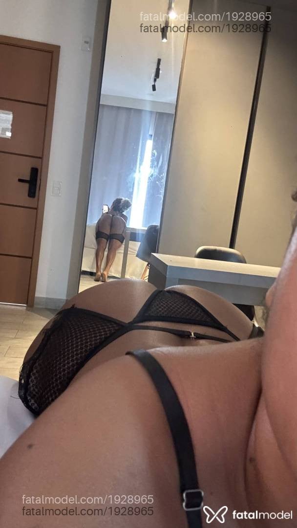 Acompanhante mulher com cabelo castanho de olhos castanhos - Beatriz cavalcante