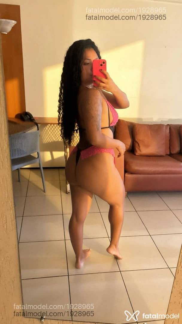 Acompanhante mulher com cabelo castanho de olhos castanhos - Beatriz cavalcante