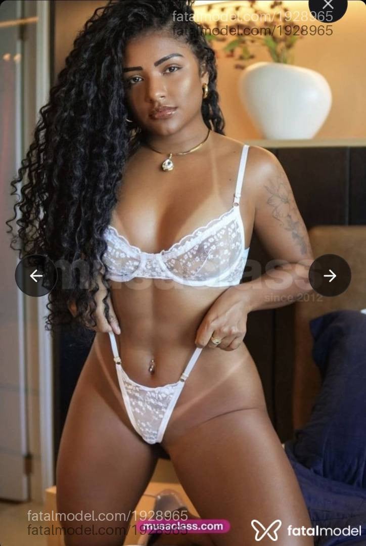 Acompanhante mulher com cabelo castanho de olhos castanhos - Beatriz cavalcante