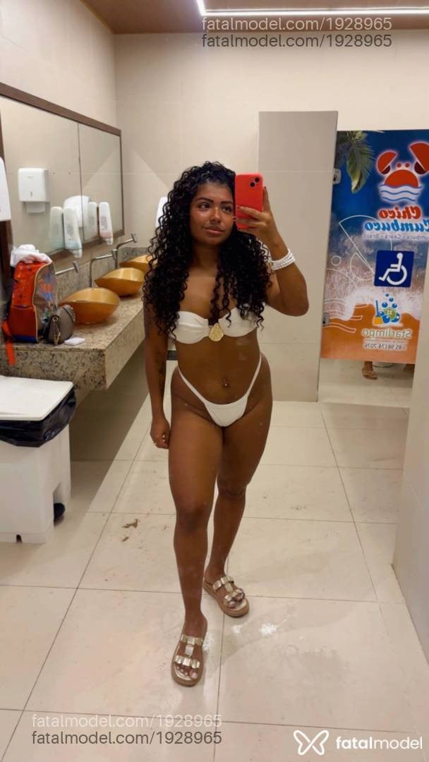 Acompanhante mulher com cabelo castanho de olhos castanhos em Fortaleza - Beatriz cavalcante