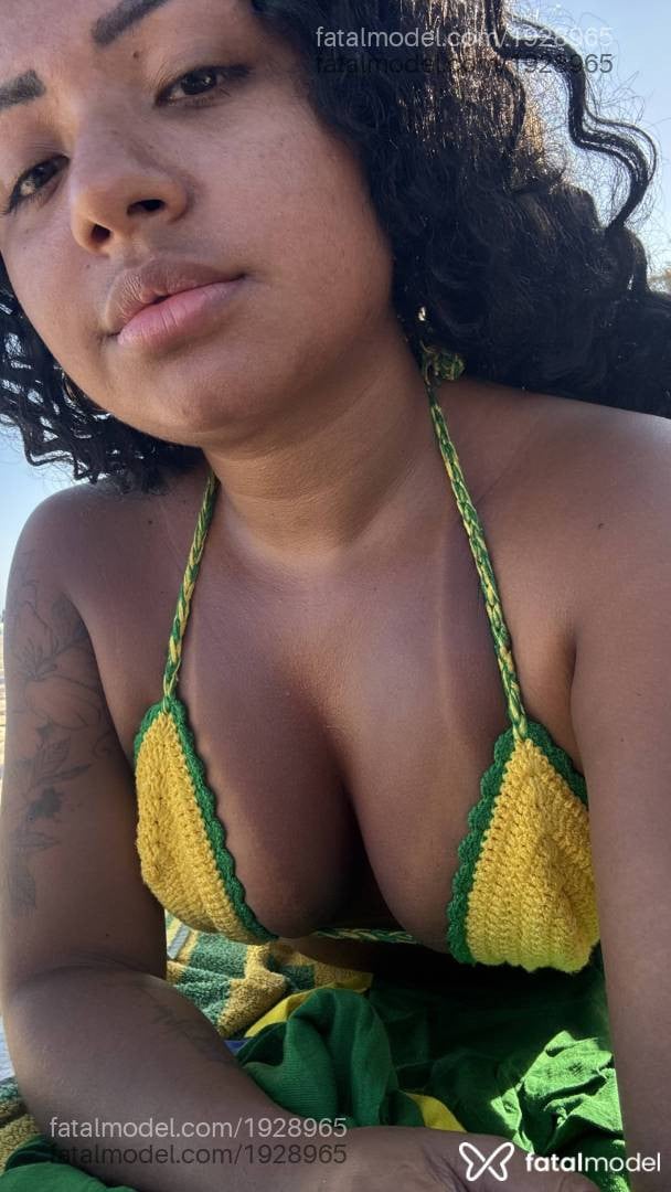 Acompanhante mulher com cabelo castanho de olhos castanhos - Beatriz cavalcante