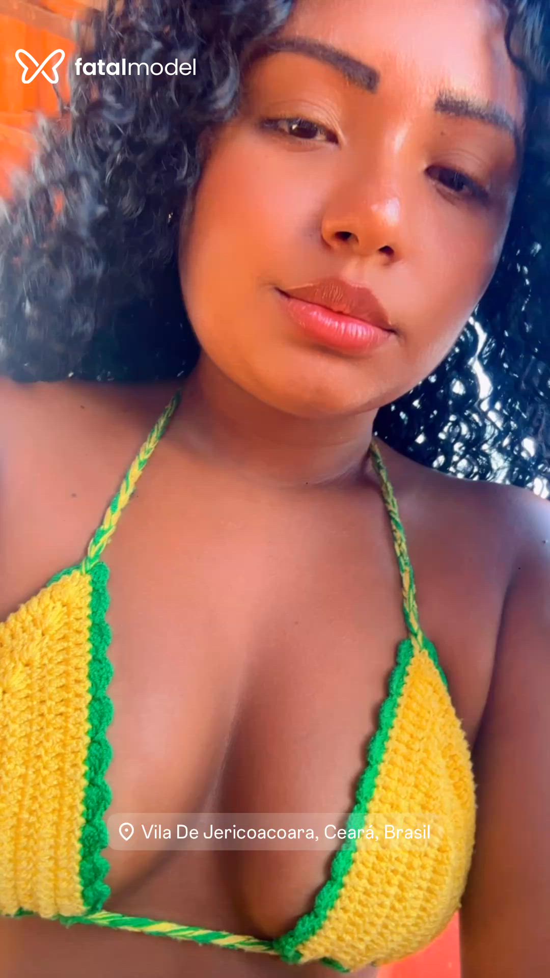 Acompanhante mulher com cabelo castanho de olhos castanhos - Beatriz cavalcante