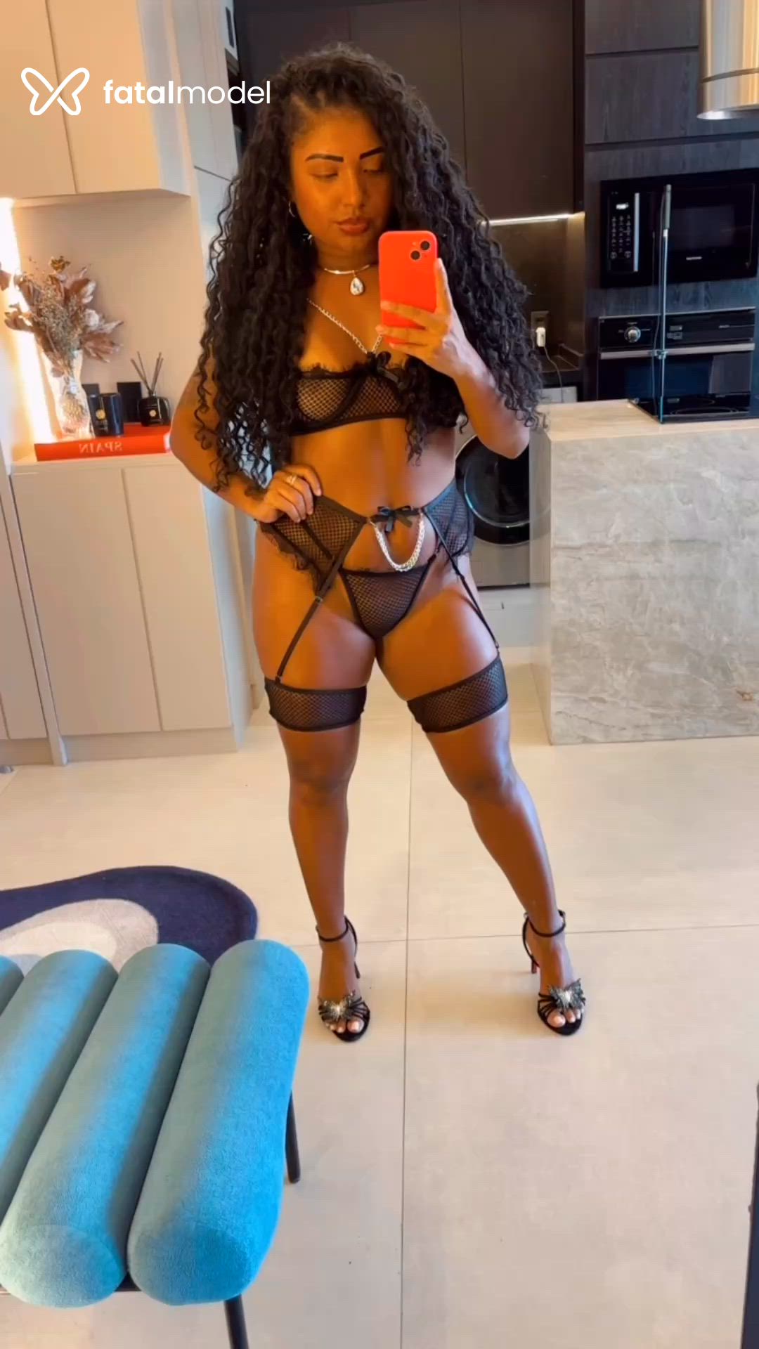 Acompanhante mulher com cabelo castanho de olhos castanhos - Beatriz cavalcante