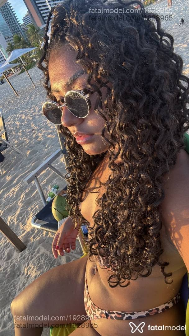 Acompanhante mulher com cabelo castanho de olhos castanhos em Fortaleza - Beatriz cavalcante