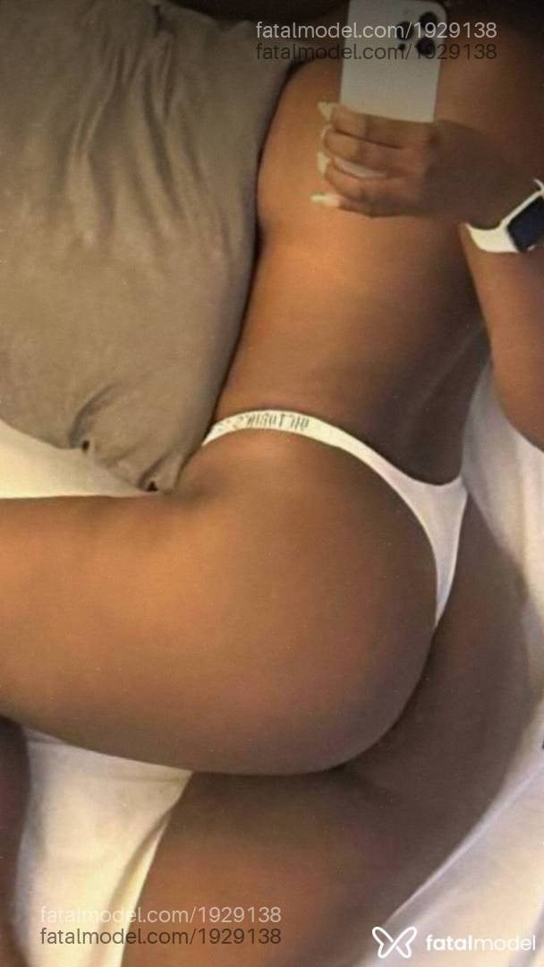 Acompanhante mulher morena (o) de olhos castanhos - Rafaella Castro