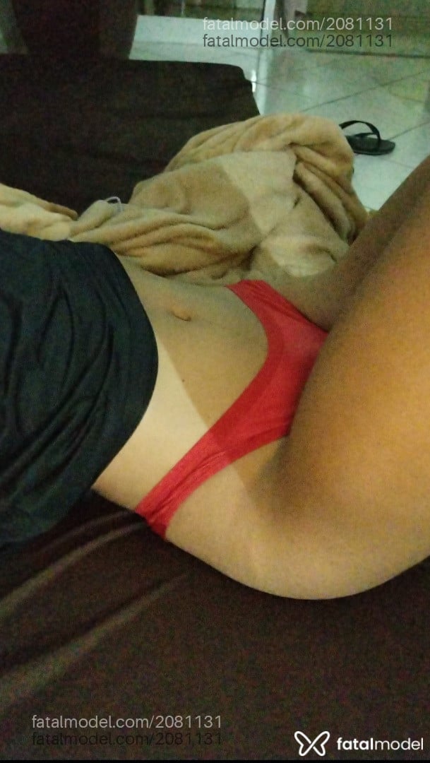 Acompanhante mulher trans com cabelo castanho de olhos castanhos em Campinas - Sarah