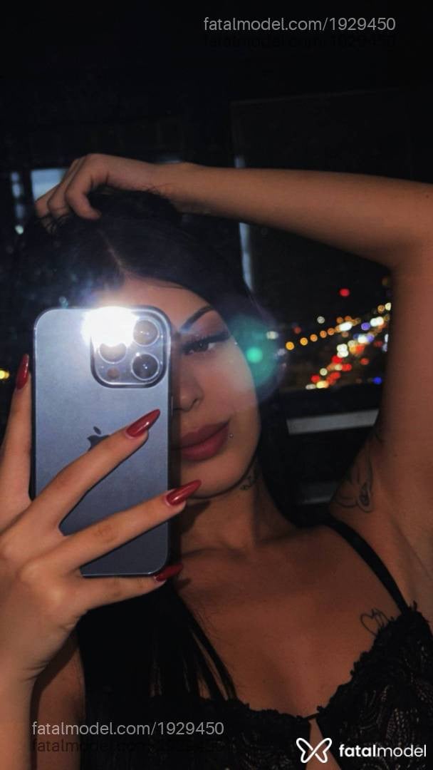 Acompanhante mulher morena (o) de olhos castanhos - Lavinia