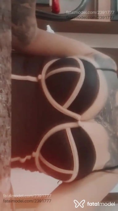Acompanhante mulher morena (o) de olhos castanhos em Virtual - Julia Costa