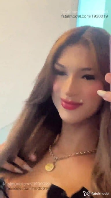 Acompanhante mulher trans com cabelo castanho de olhos pretos em Belo Horizonte - Daya Dafne