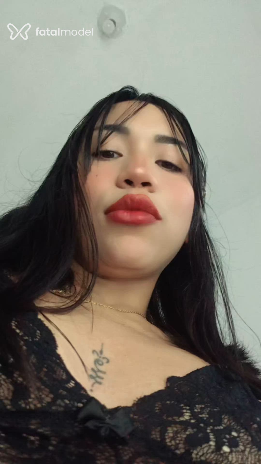 Acompanhante mulher com cabelo castanho de olhos castanhos - Heren Gabryella