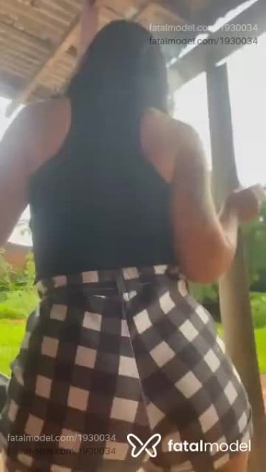 Acompanhante mulher com cabelo castanho de olhos castanhos em Ananindeua Acompanhante mulher com cabelo castanho de olhos castanhos em Ananindeua - Heren Gabryella