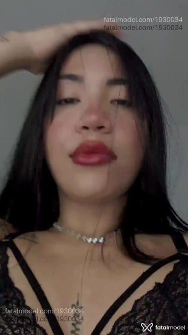 Acompanhante mulher com cabelo castanho de olhos castanhos - Heren Gabryella