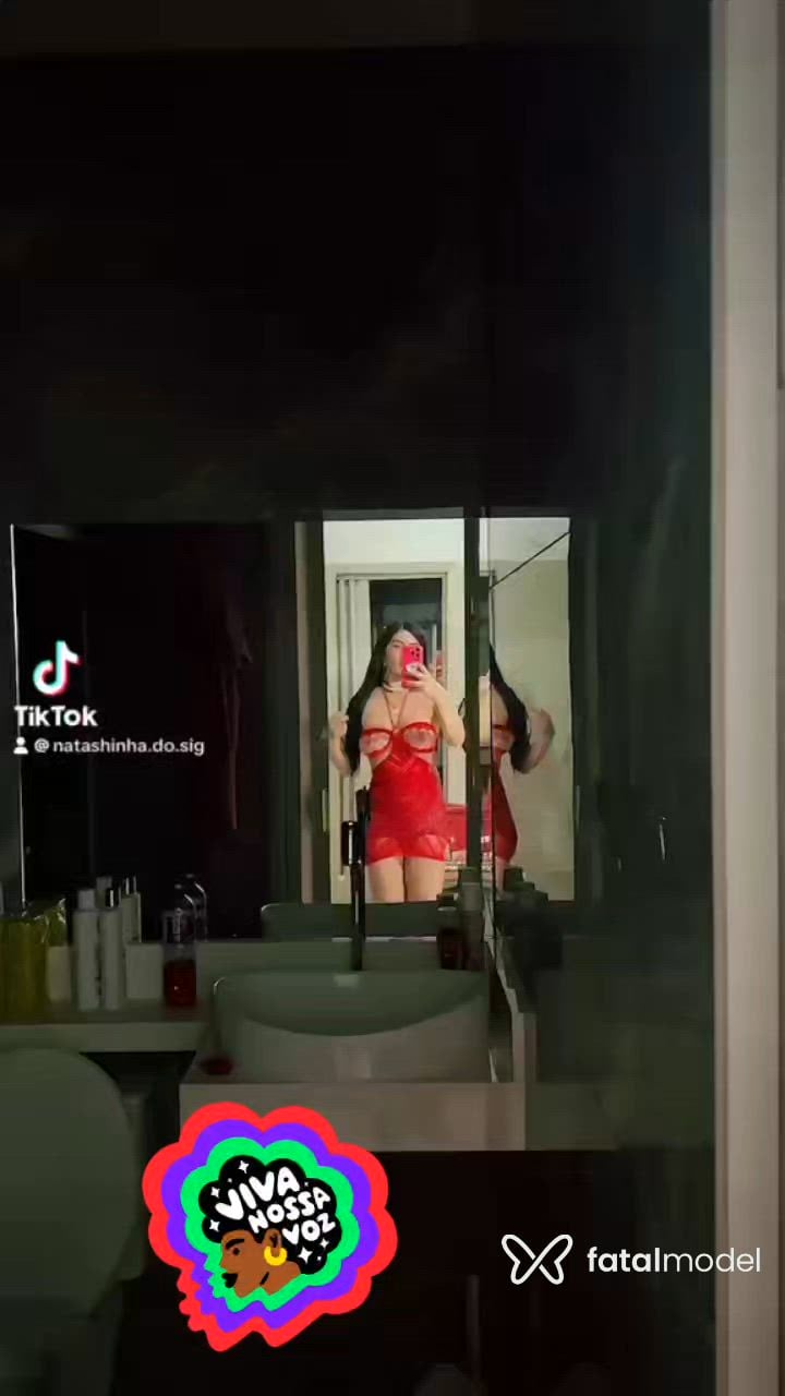 Acompanhante mulher trans morena (o) de olhos pretos - Natashinha