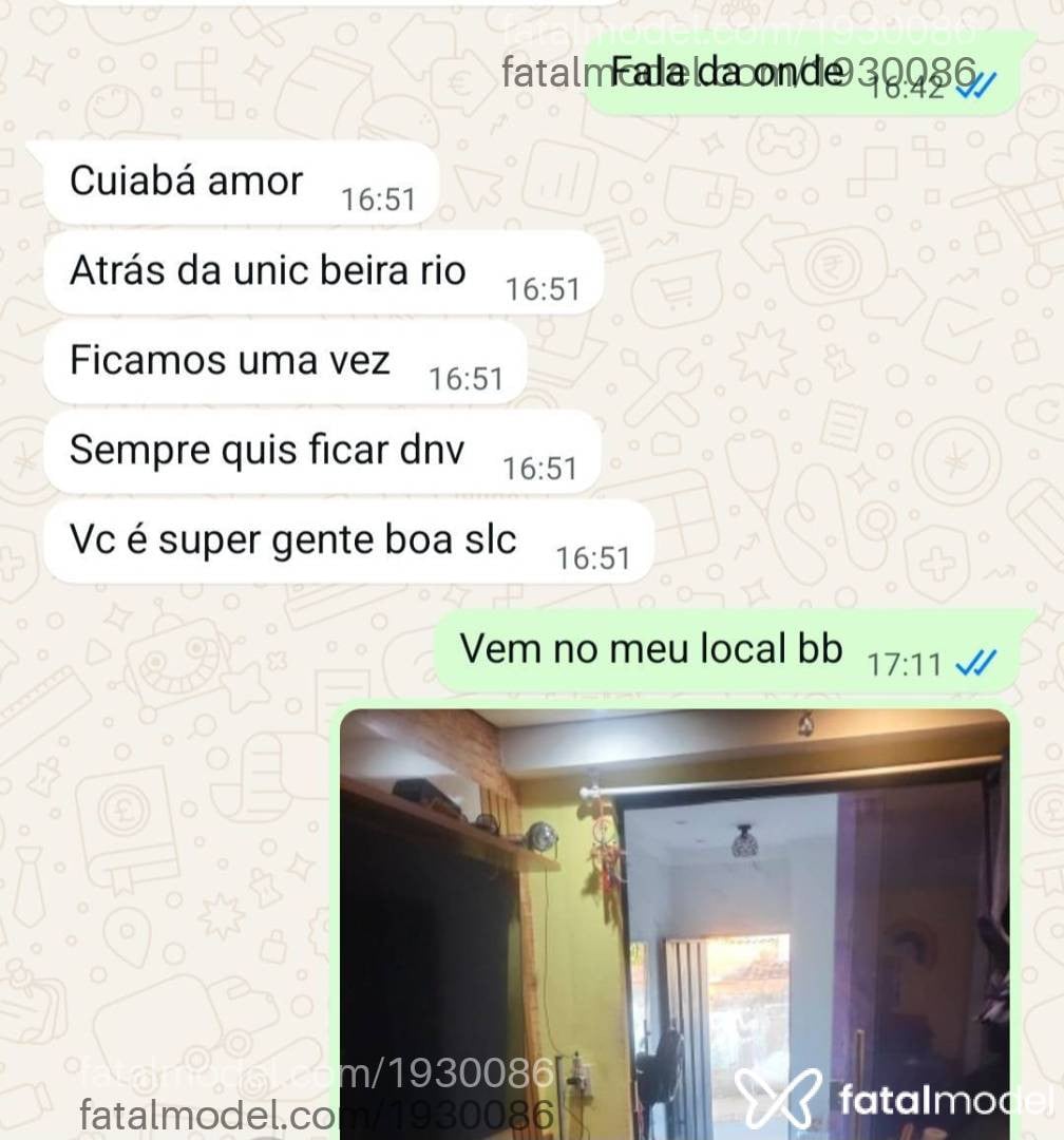 Acompanhante mulher trans morena (o) de olhos pretos - Natashinha
