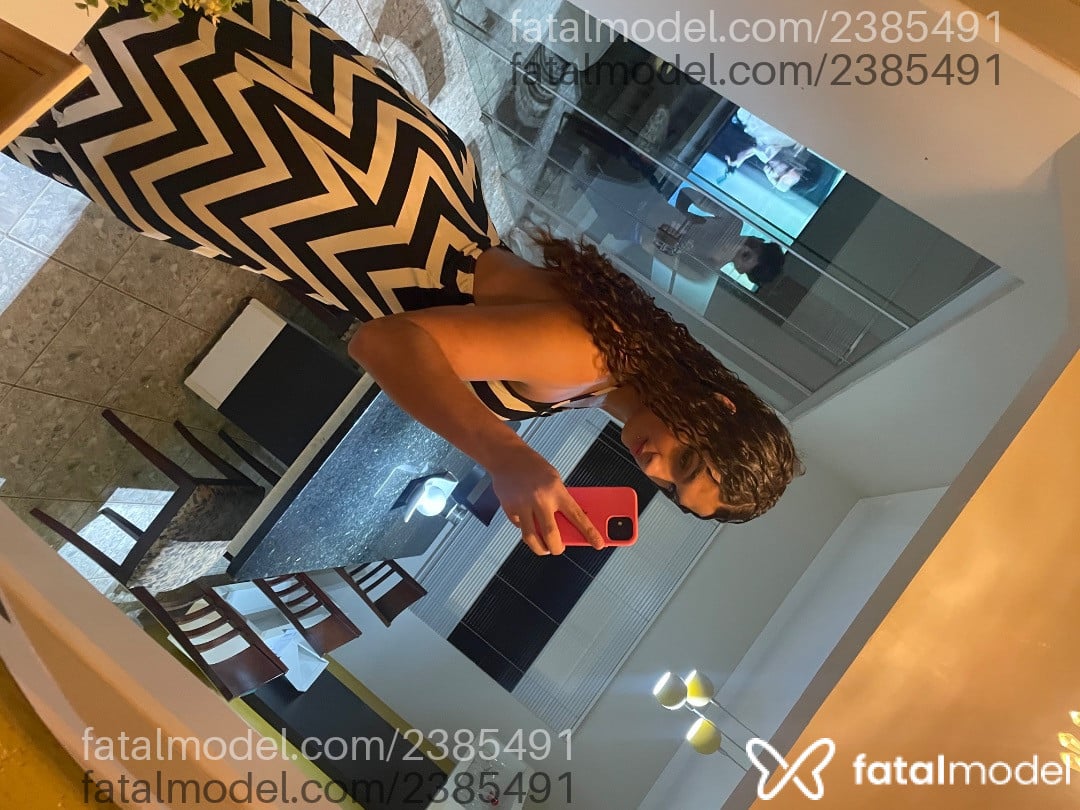 Acompanhante mulher trans com cabelo castanho de olhos castanhos em Peixoto de Azevedo Acompanhante mulher trans com cabelo castanho de olhos castanhos em Peixoto de Azevedo - Gaby Urachi