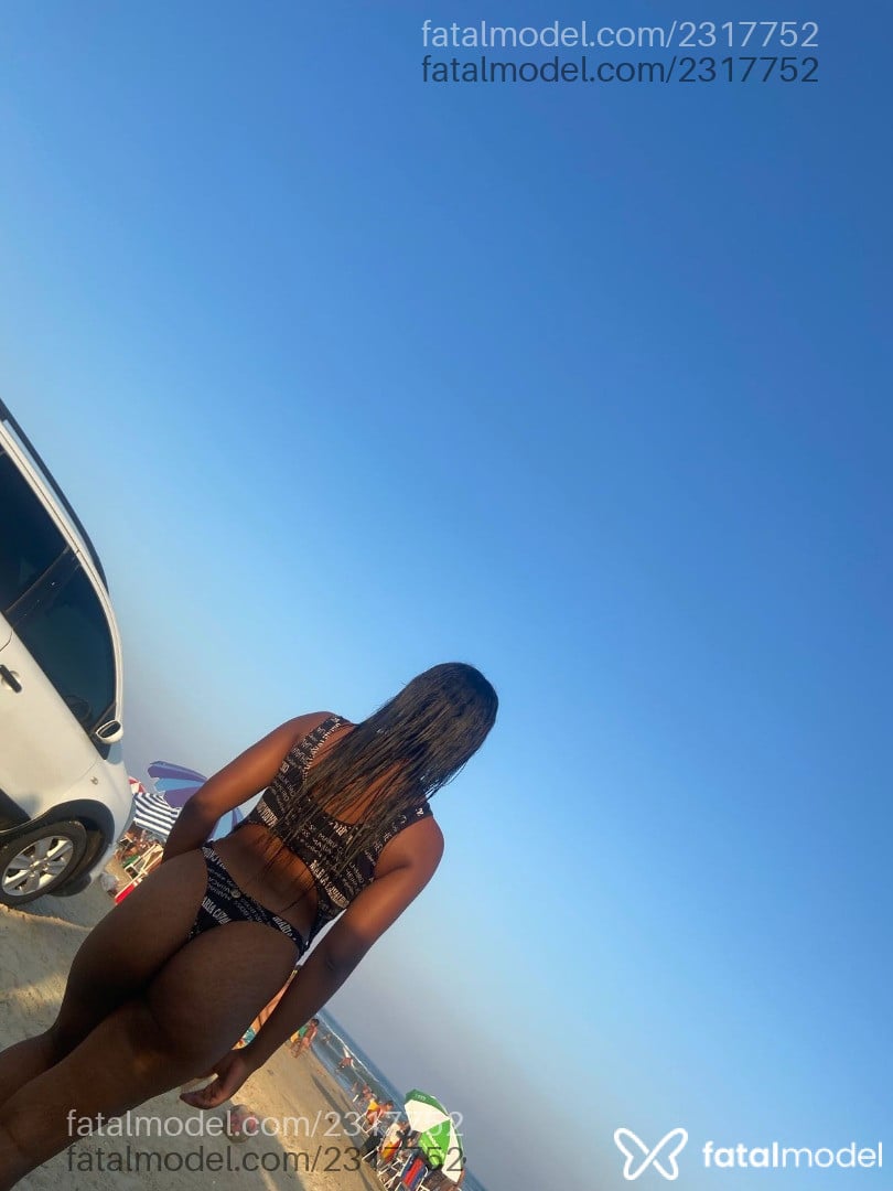 Acompanhante mulher com cabelo castanho de olhos pretos em Porto Alegre Acompanhante mulher com cabelo castanho de olhos pretos em Porto Alegre - Milly