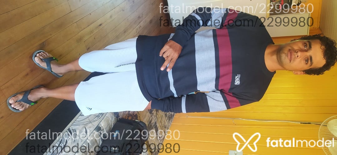 Acompanhante homem com cabelo castanho de olhos castanhos em Chapecó - Roberth Peres