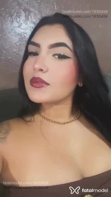 Acompanhante mulher ruiva (o) de olhos pretos - Isadora Ortiz