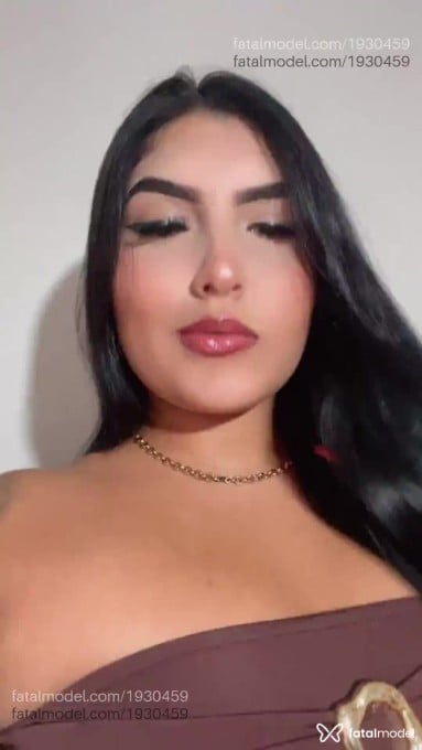 Acompanhante mulher ruiva (o) de olhos pretos - Isadora Ortiz