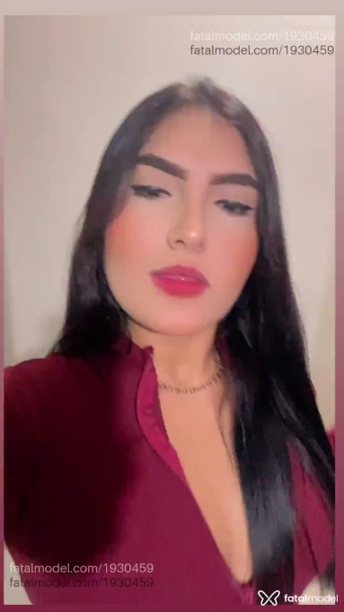 Acompanhante mulher ruiva (o) de olhos pretos - Isadora Ortiz