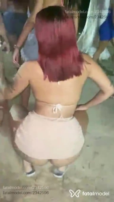 Acompanhante mulher ruiva (o) de olhos castanhos - Pimentinhaah Acompanhante mulher ruiva (o) de olhos castanhos - Pimentinhaah