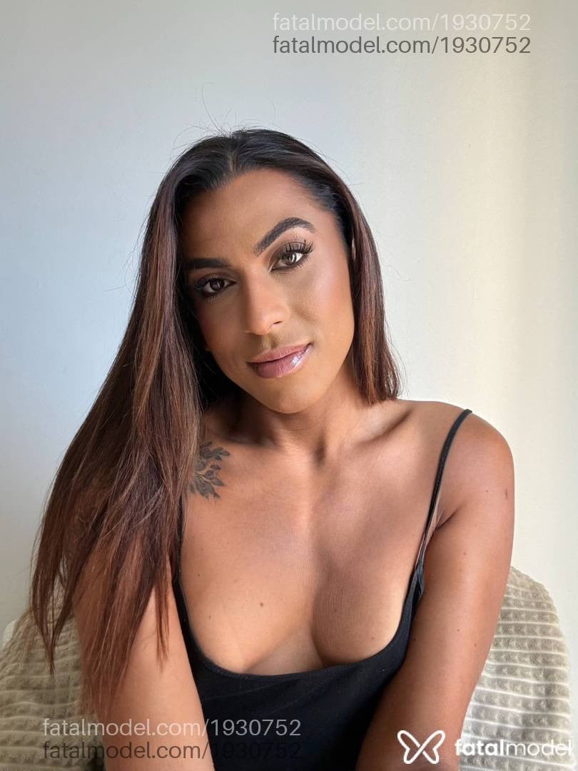 Acompanhante mulher trans morena (o) de olhos castanhos em Goiânia - Waylla Moreira
