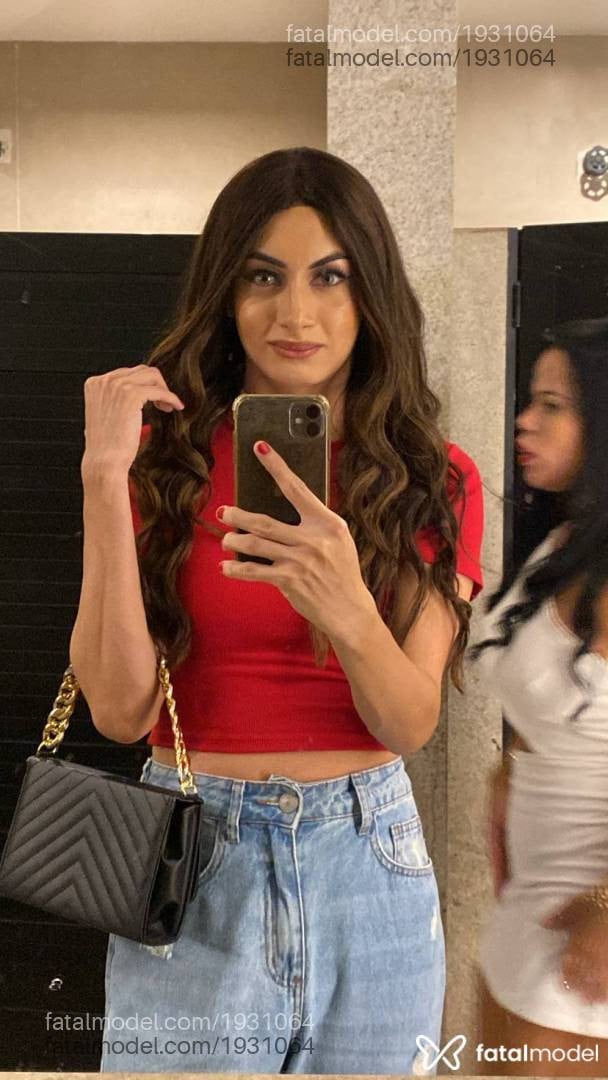 Acompanhante mulher trans loira (o) de olhos castanhos - Rubí Perez