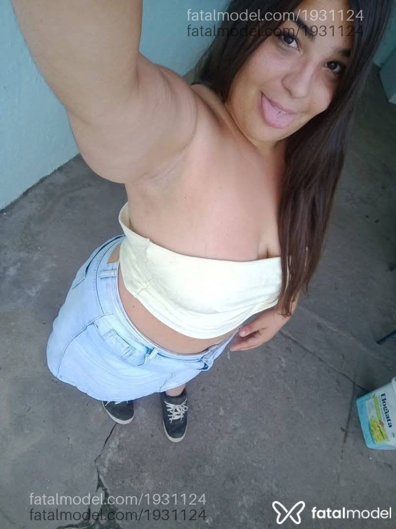 Acompanhante mulher com cabelo castanho de olhos pretos - Serena Gomes