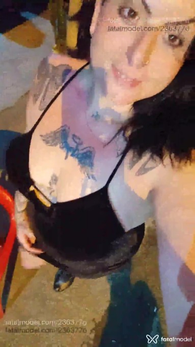 Acompanhante mulher morena (o) de olhos mel em Virtual Acompanhante mulher morena (o) de olhos mel em Virtual - Agata